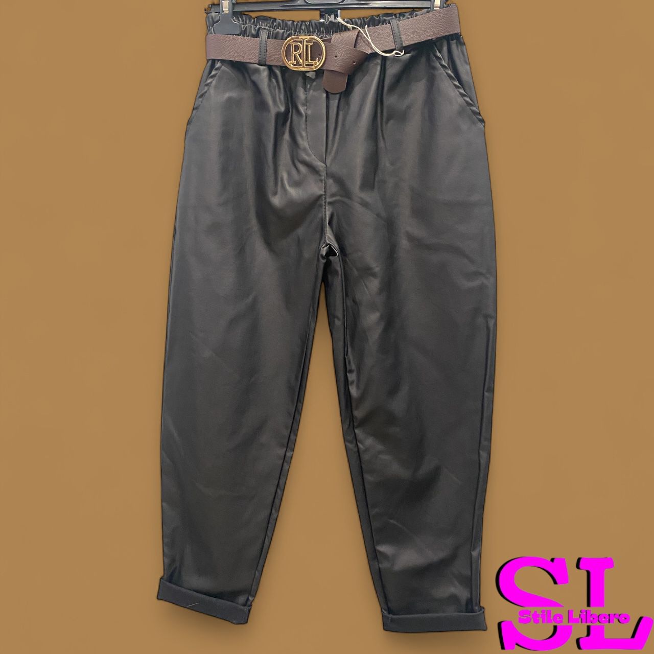 Pantalone in ecopelle con cinta